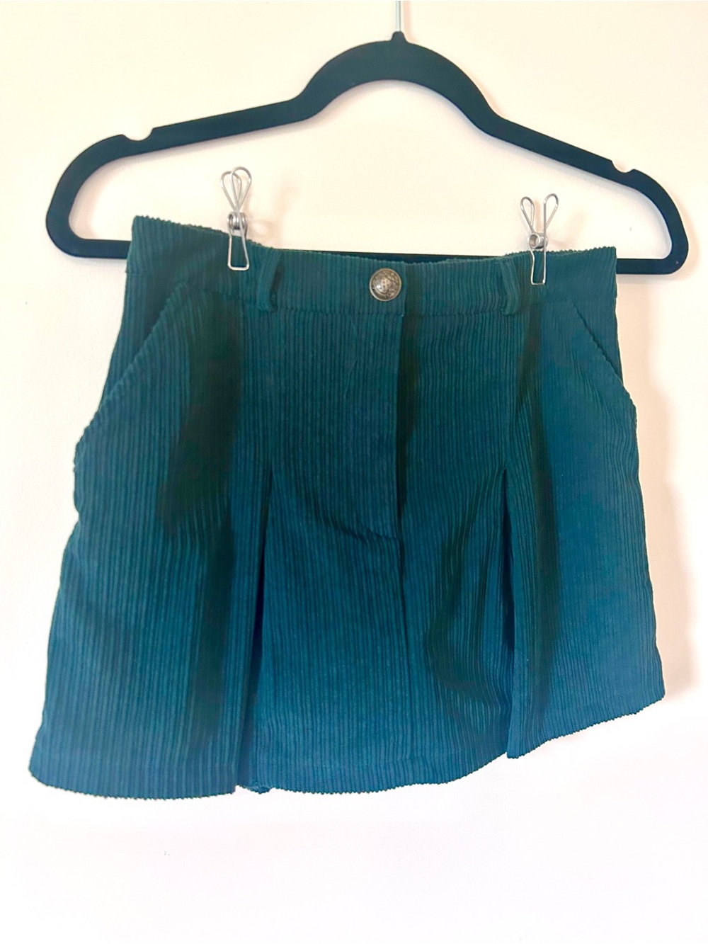 NWT Kirious Emerald Green Corduroy Pleated Mini Skort — Size Small